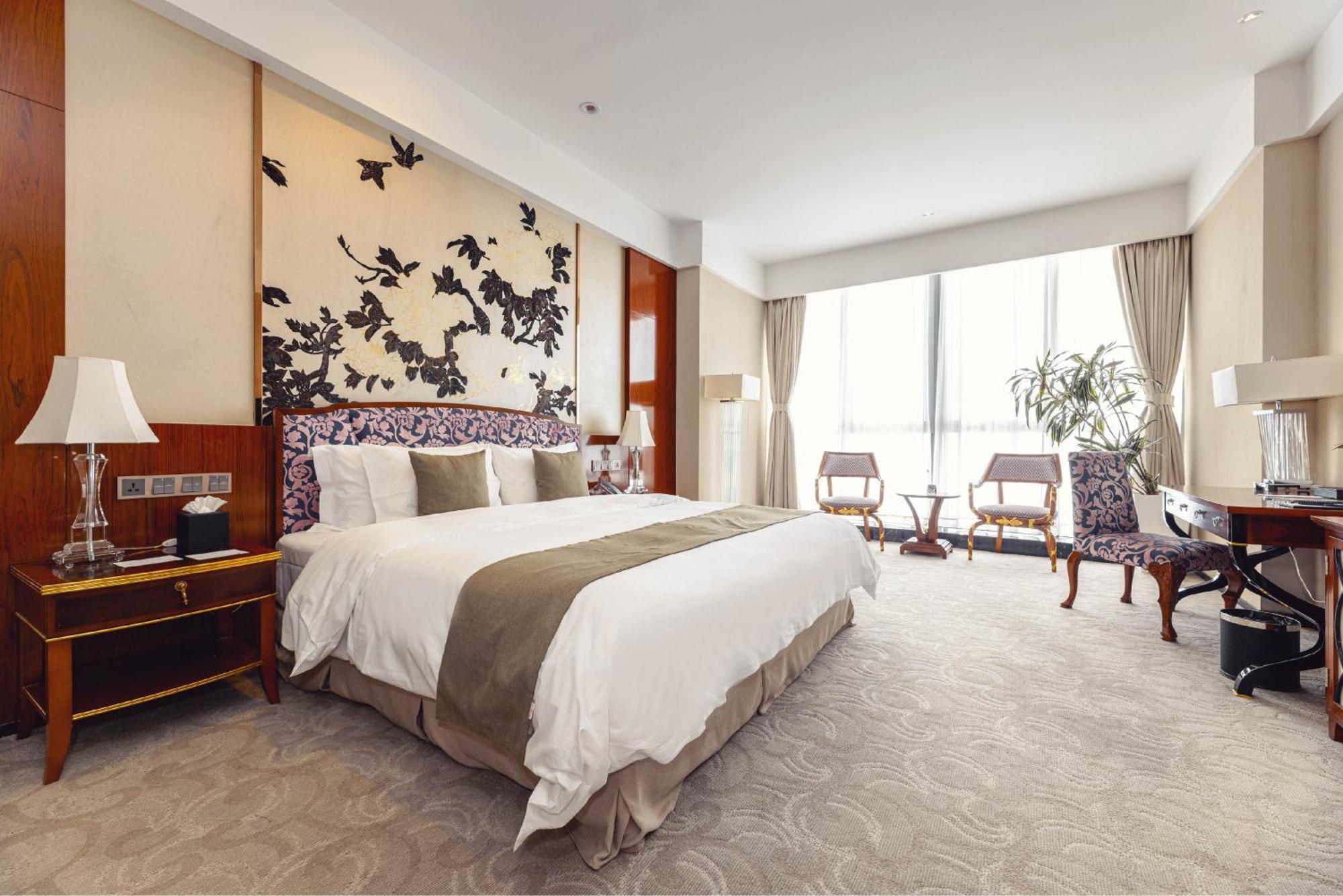 Hotel & Preference Hualing 5*