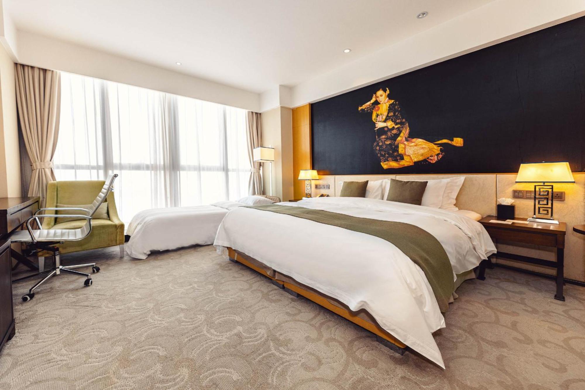 Hotel & Preference Hualing 5*