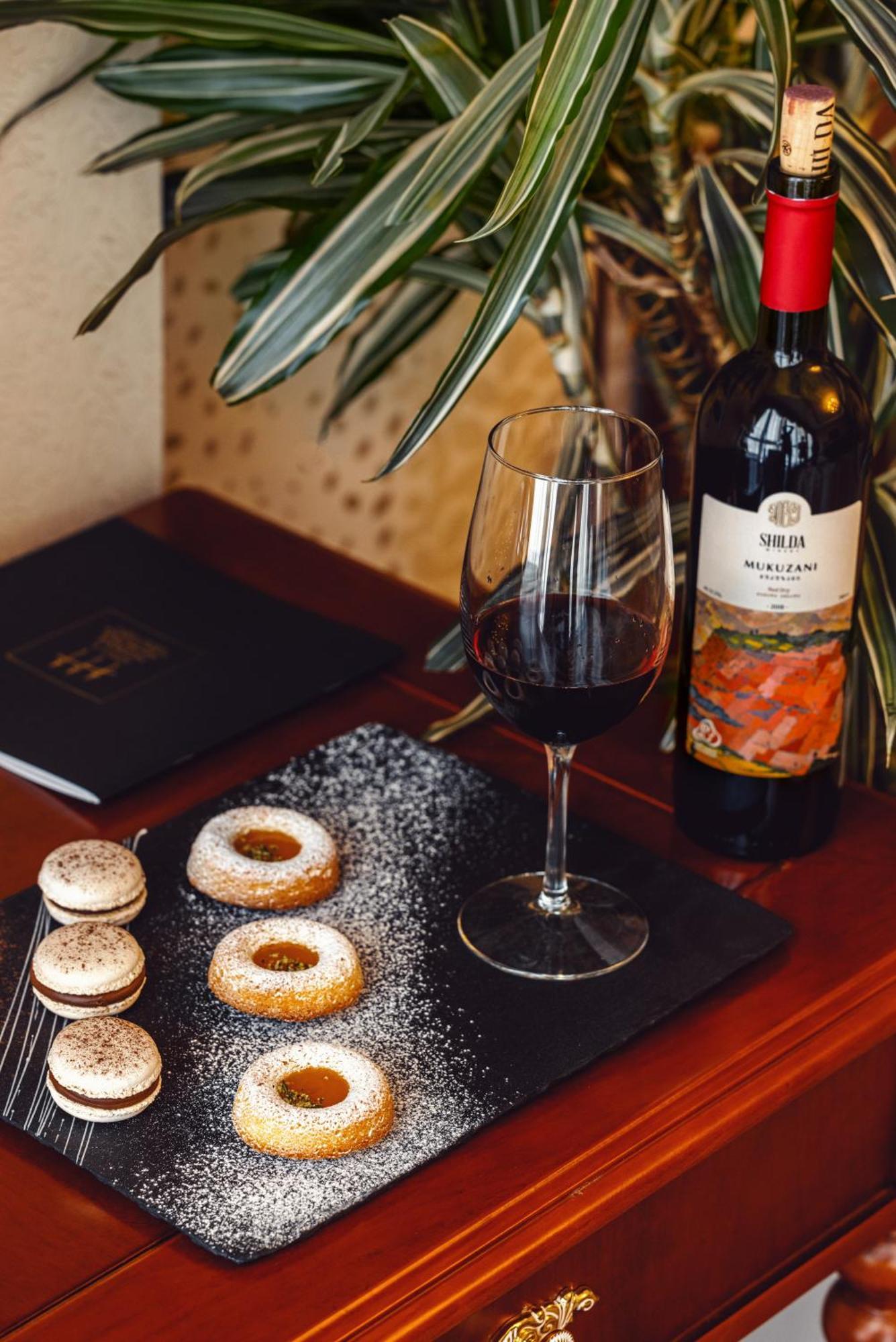 Otel & Preference Hualing Tiflis